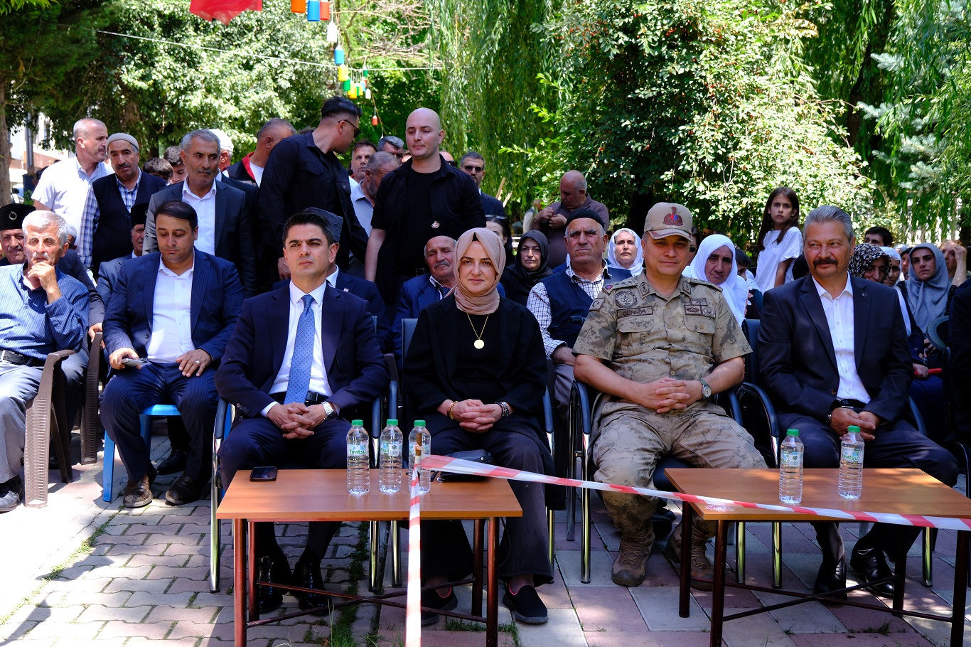 Sündüs Katliamı’nın 33’üncü yılında şehitler kabirleri başında anıldı 