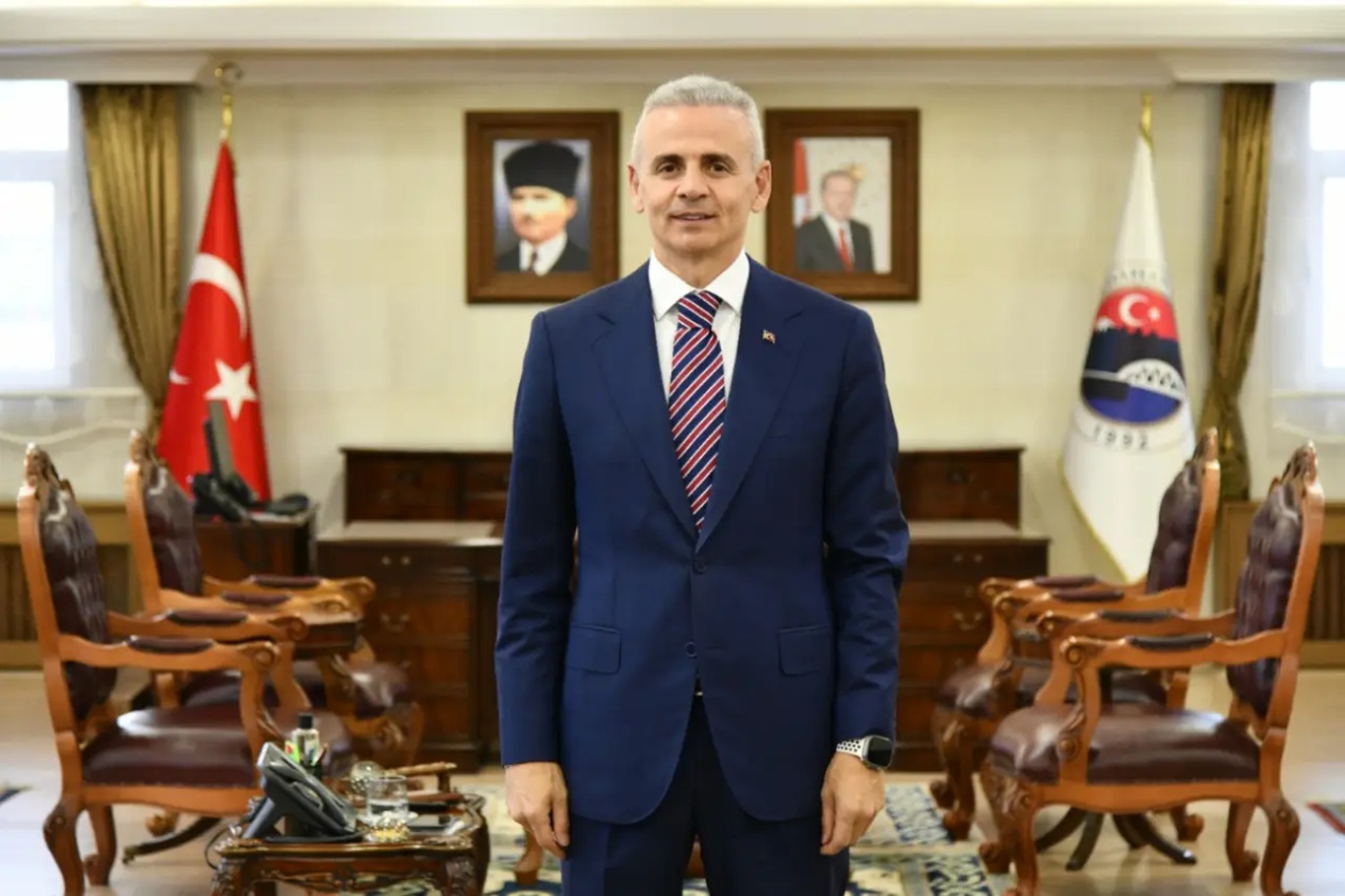 إقالة والي أردهان وتعيين قائم مقام شهيد كامل والياً جديداً