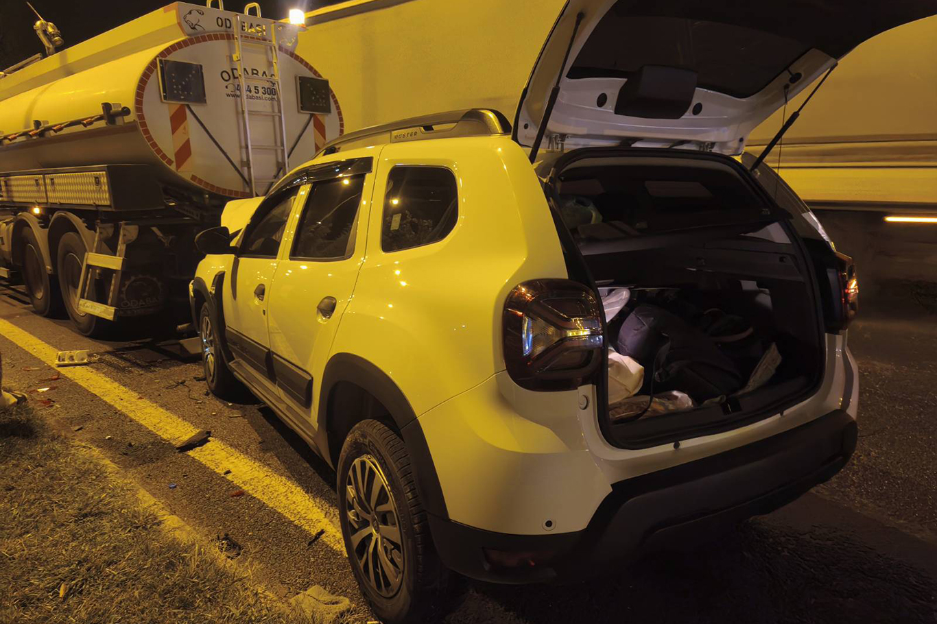 Diyarbakır'da hafif SUV araç sulama tankerine çarptı: 2'si ağır 7 yaralı
