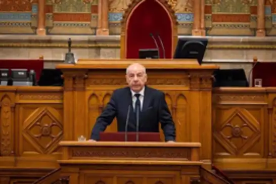 Macaristan'da Cumhurbaşkanı Sulyok kendisini görevden alan yasayı onayladı
