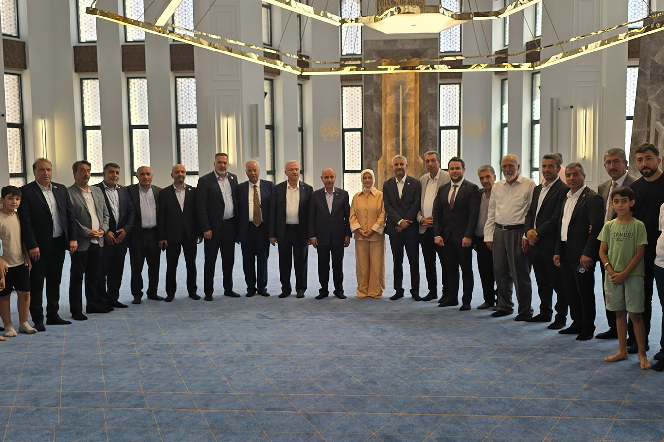 Kovancılar'ın yeni kalbi Merkez Camii dualarla hizmete açıldı