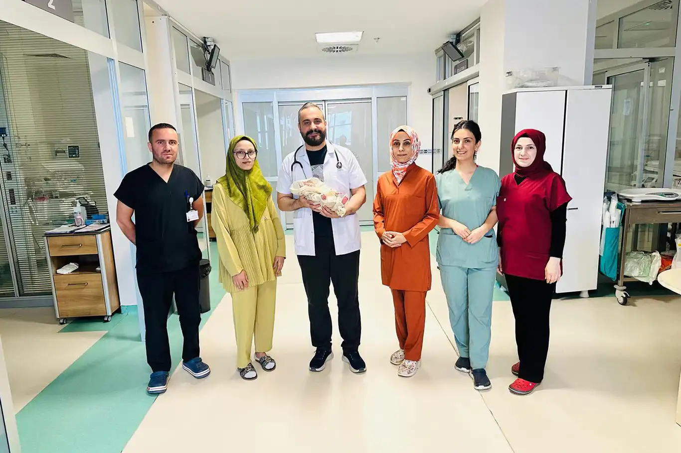 Batman'da bin 100 gram doğan prematüre bebek sağlığına kavuştu