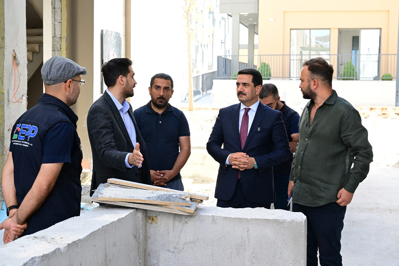 Battalgazi Belediye Başkanı Taşkın Bakırcılar Çarşısı'nda incelemelerde bulundu