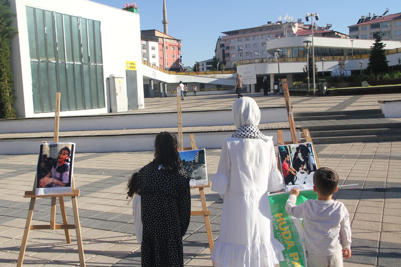 HÜDA PAR Bingöl Kadın Kolları Başkanı Rabia Eser: Bu 1000 Gün insanlığın vicdanına yazılmış ağır bir imtihandır