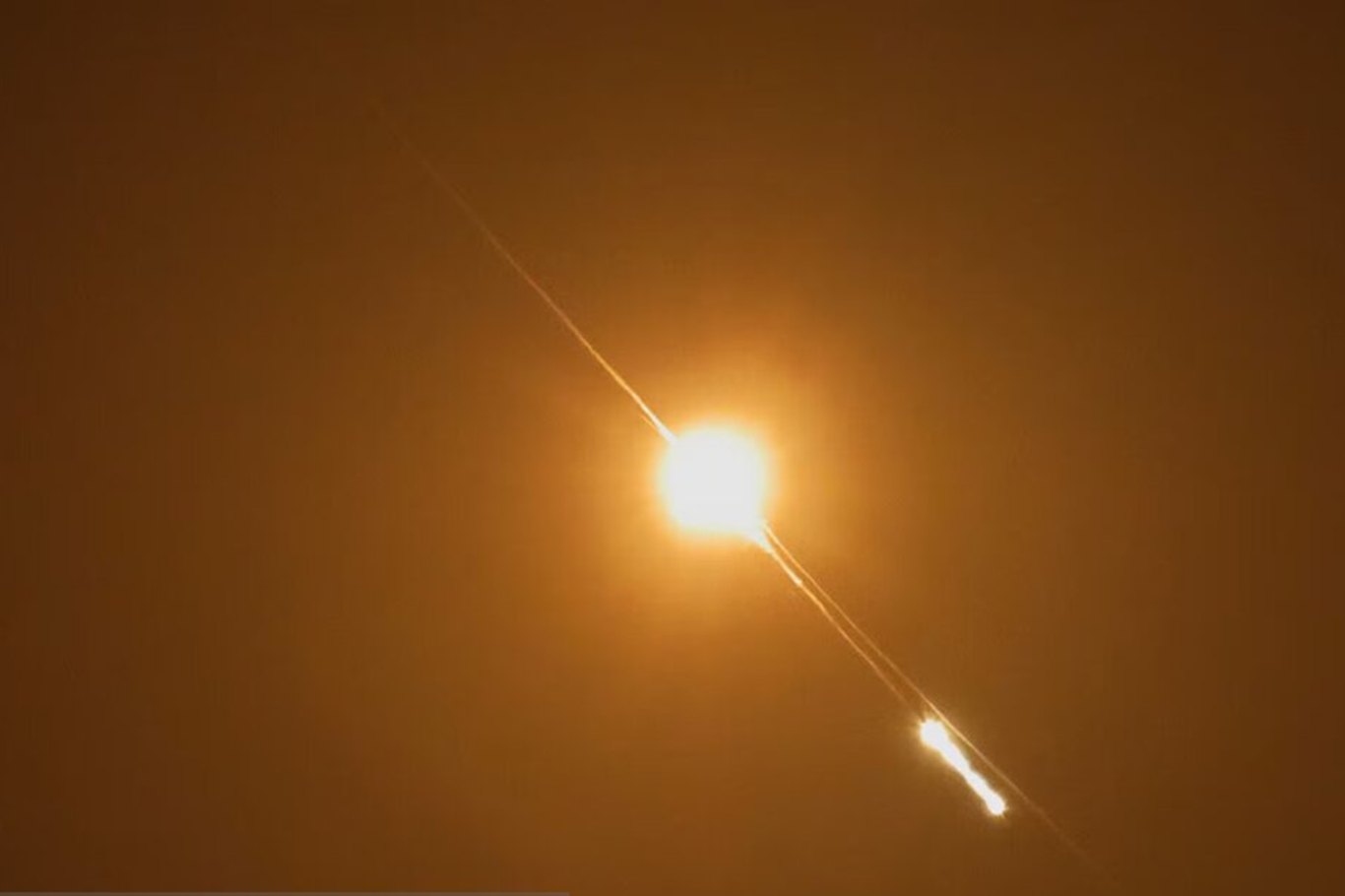 Blasts reported at US bases in Kuwait, Bahrain
