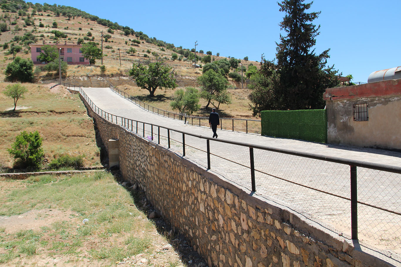 HÜDA PAR'lı Belediye Başkanı Özhan, yılların ulaşım sorununu çözdü