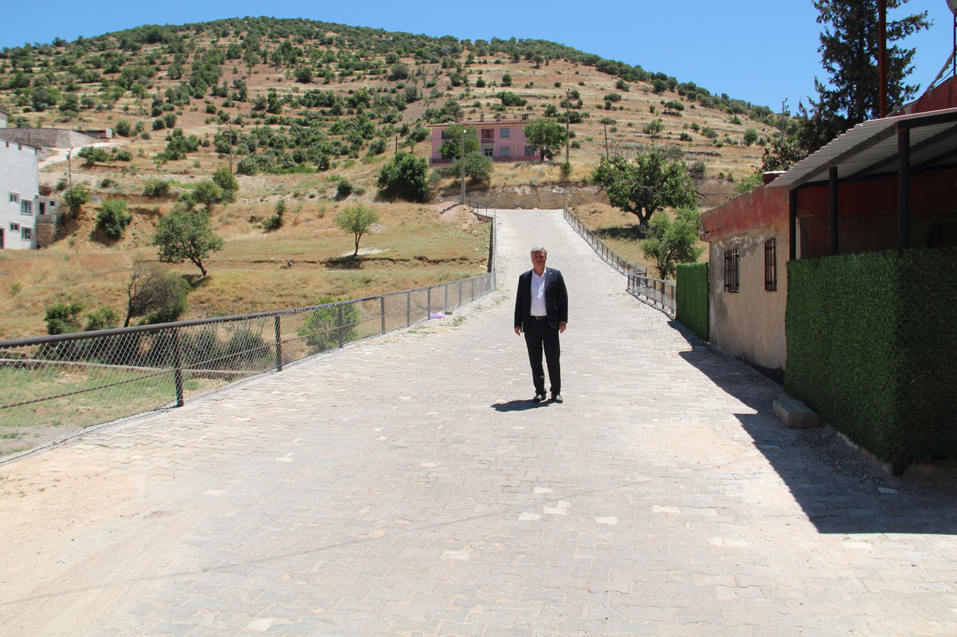 HÜDA PAR'lı Belediye Başkanı Özhan, yılların ulaşım sorununu çözdü