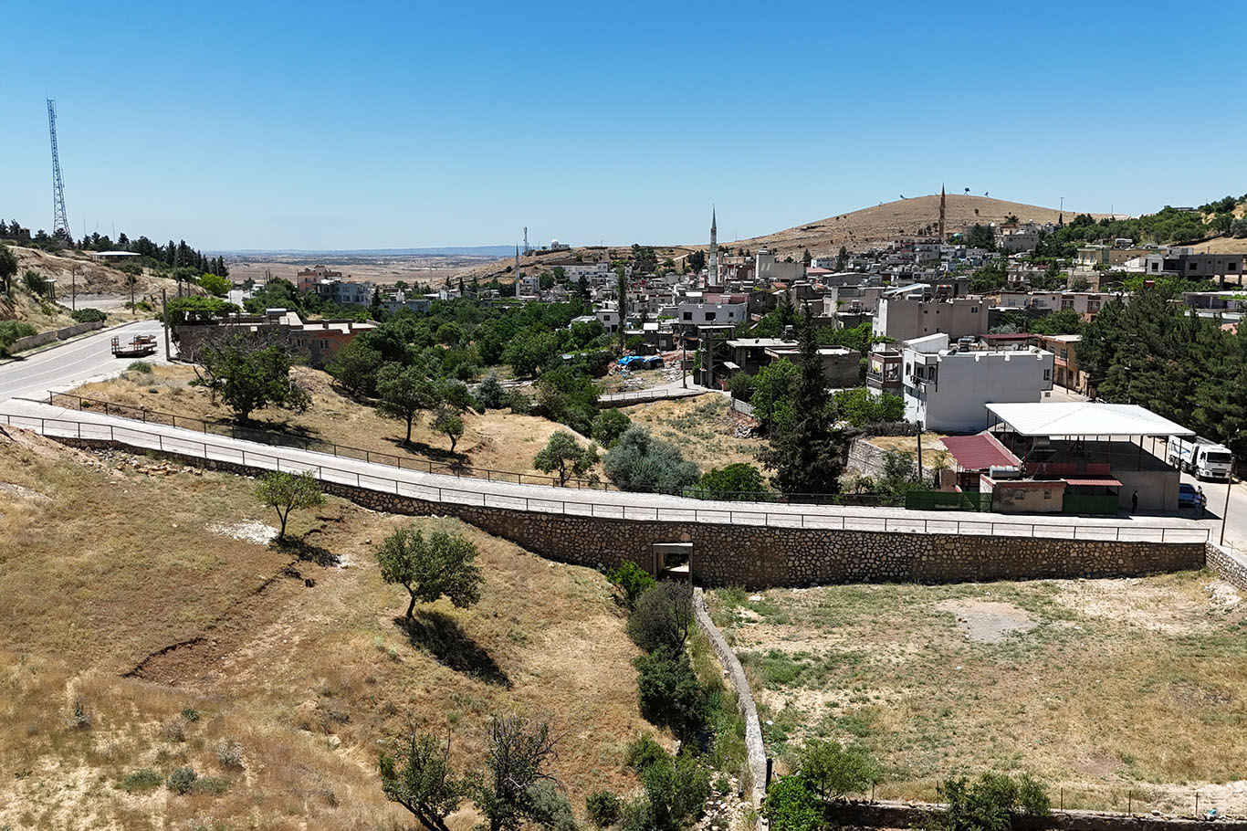 HÜDA PAR'lı Belediye Başkanı Özhan, yılların ulaşım sorununu çözdü