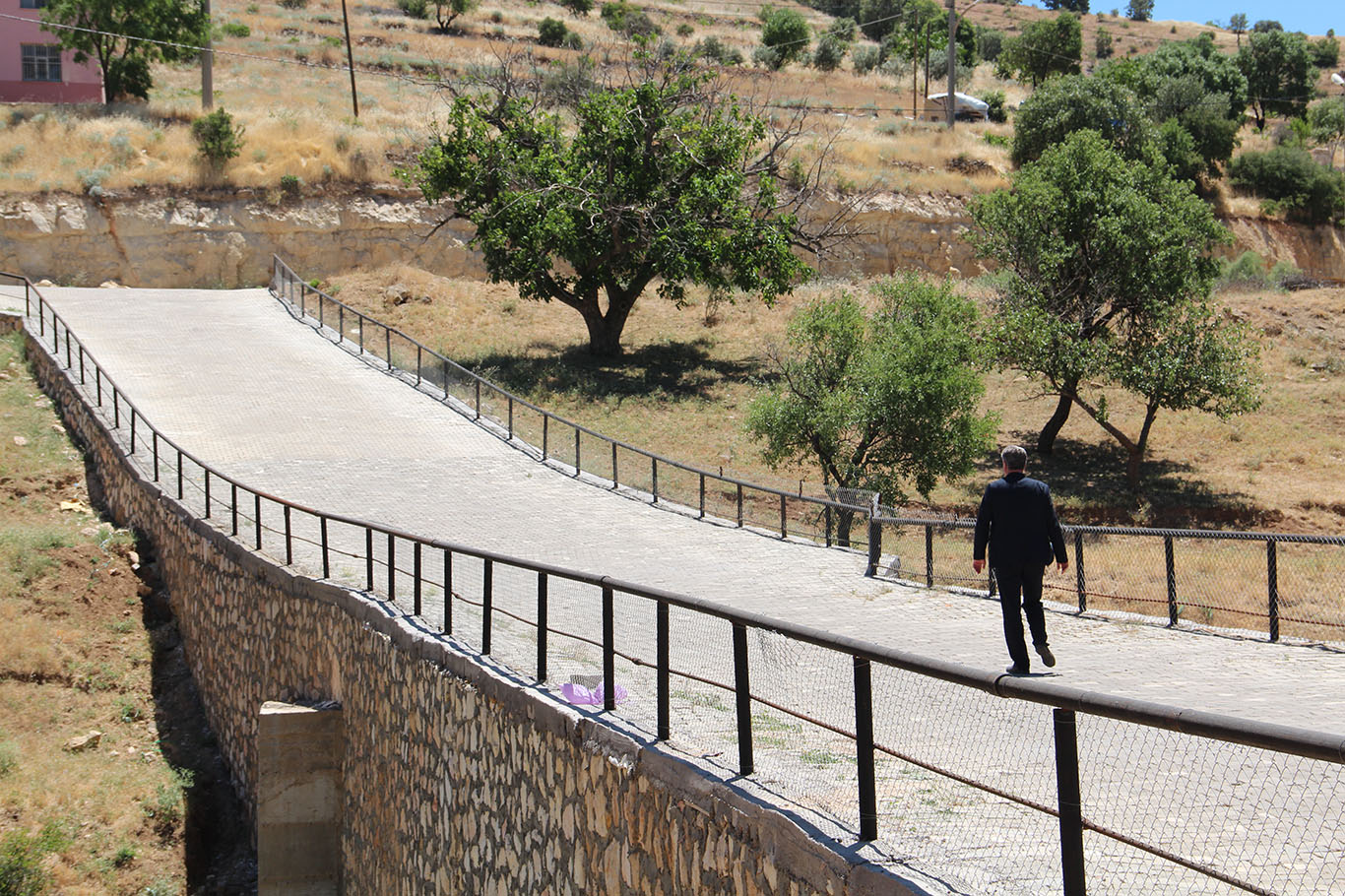 HÜDA PAR'lı Belediye Başkanı Özhan, yılların ulaşım sorununu çözdü