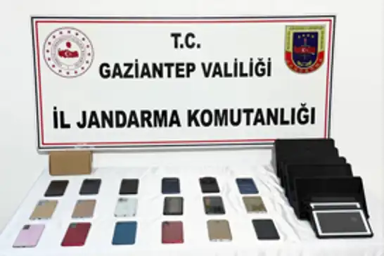 Gaziantep'te gümrük kaçağı elektronik eşya operasyonunda 3 şüpheli yakalandı