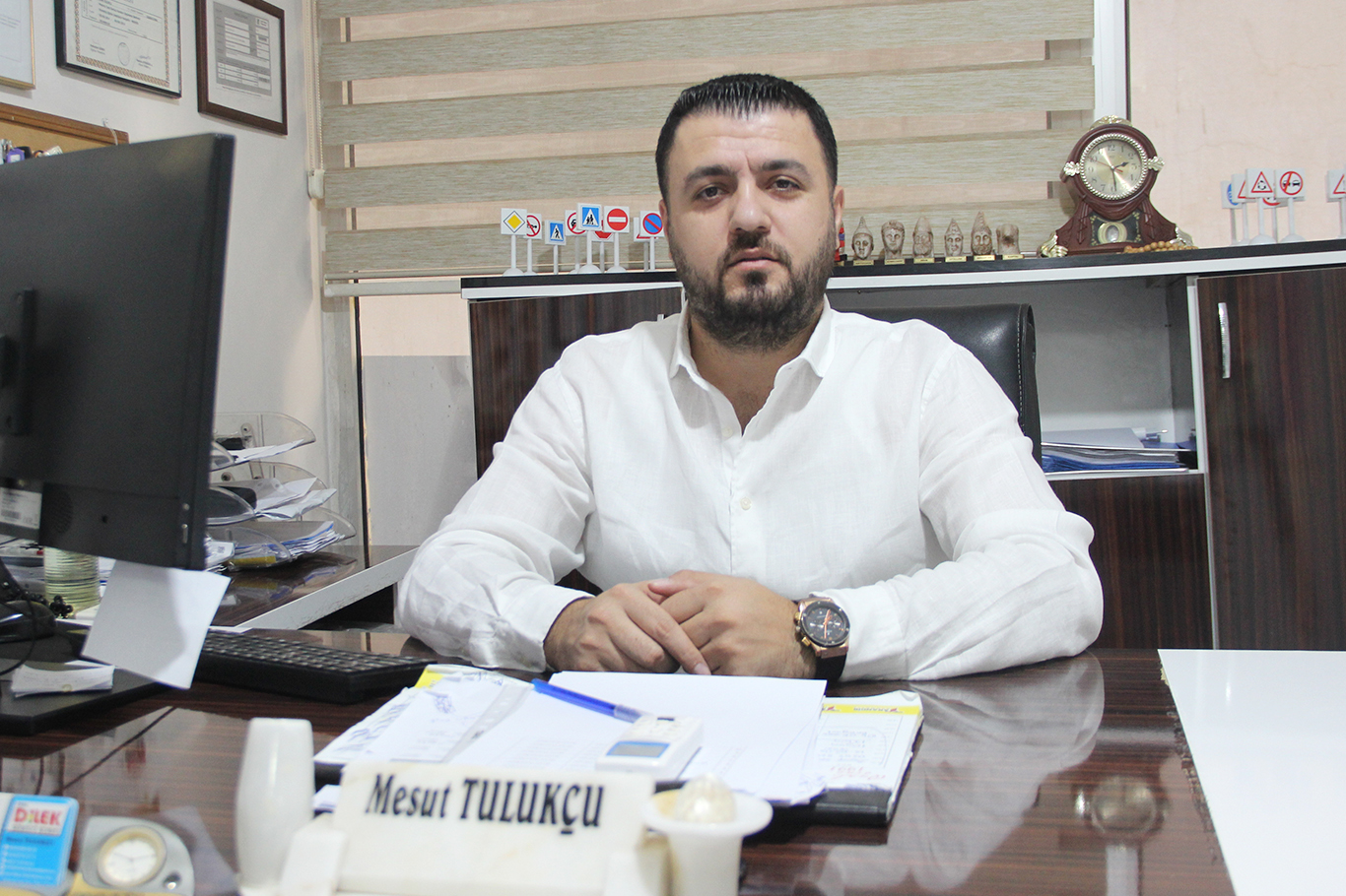 TRAFİK VE GÜVENLİ SÜRÜŞ UZMANI  MESUT TULUKÇU: TRAFİKTE ÖFKE PATLAMASININ EN BÜYÜK NEDENİ KURALLARA UYMAMAK