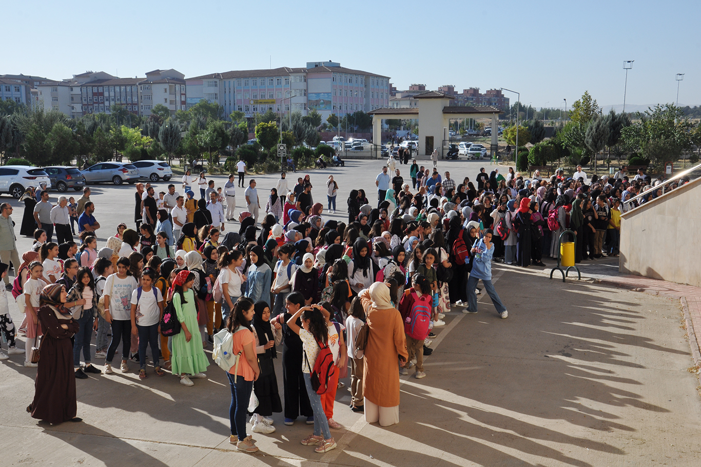 Eğitimcilerden HÜDA PAR'ın karma eğitim teklifine destek: Karma eğitim tercih meselesi olmalı