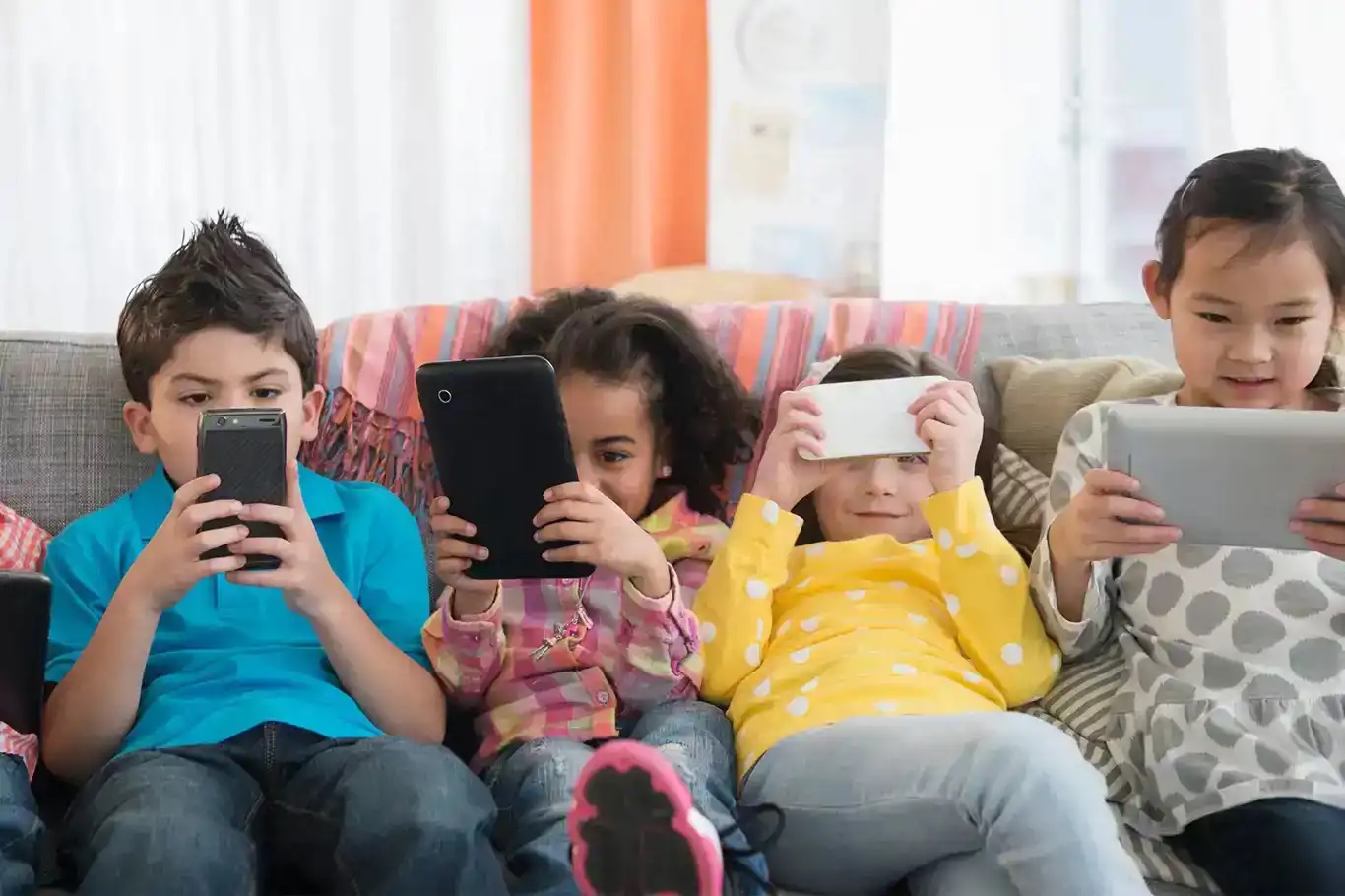 France approves landmark social media ban for under-15s