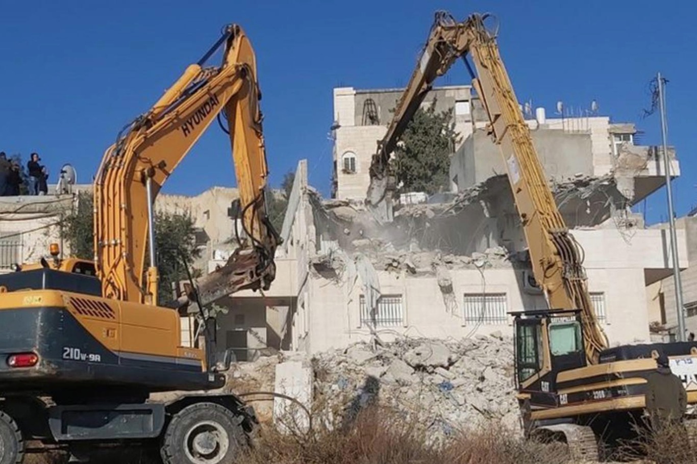 الاحتلال يهدم 5 منازل فلسطينية في بيت لحم
