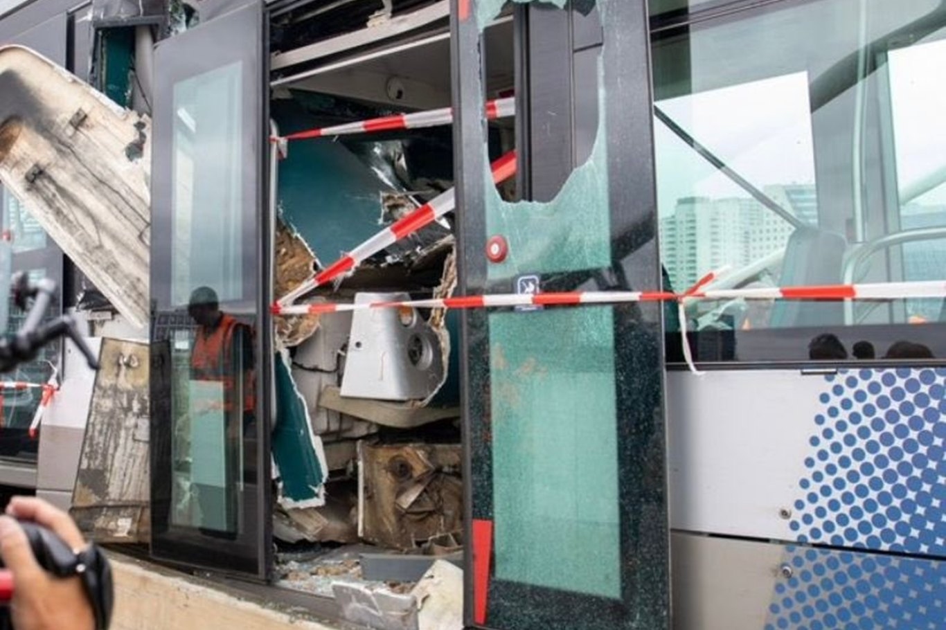 Two trams collide in Rotterdam, injuring 15