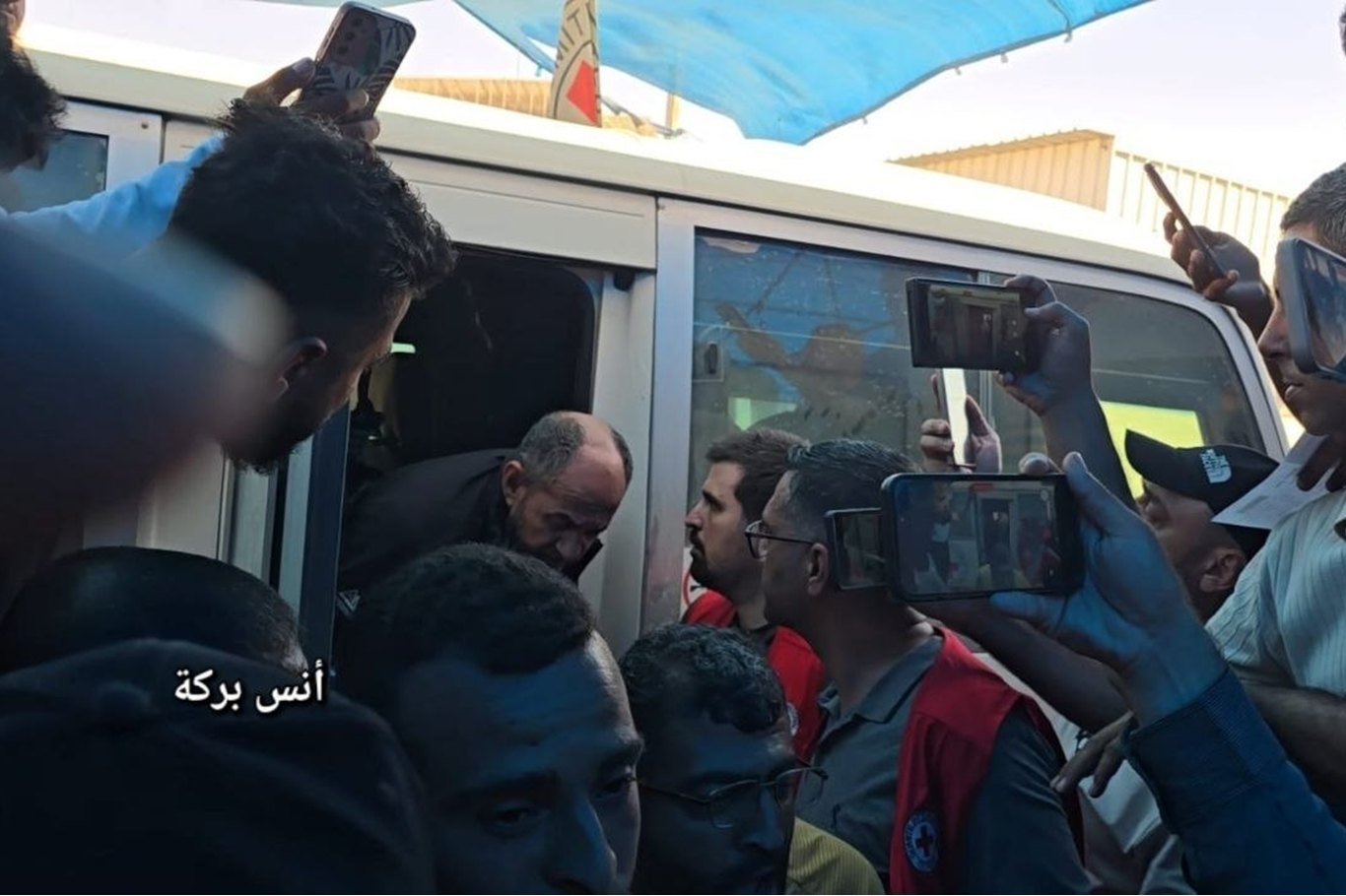 İşgal zindanlarındaki Gazzeli 35 esir, özgürlüğün nefesini aldı