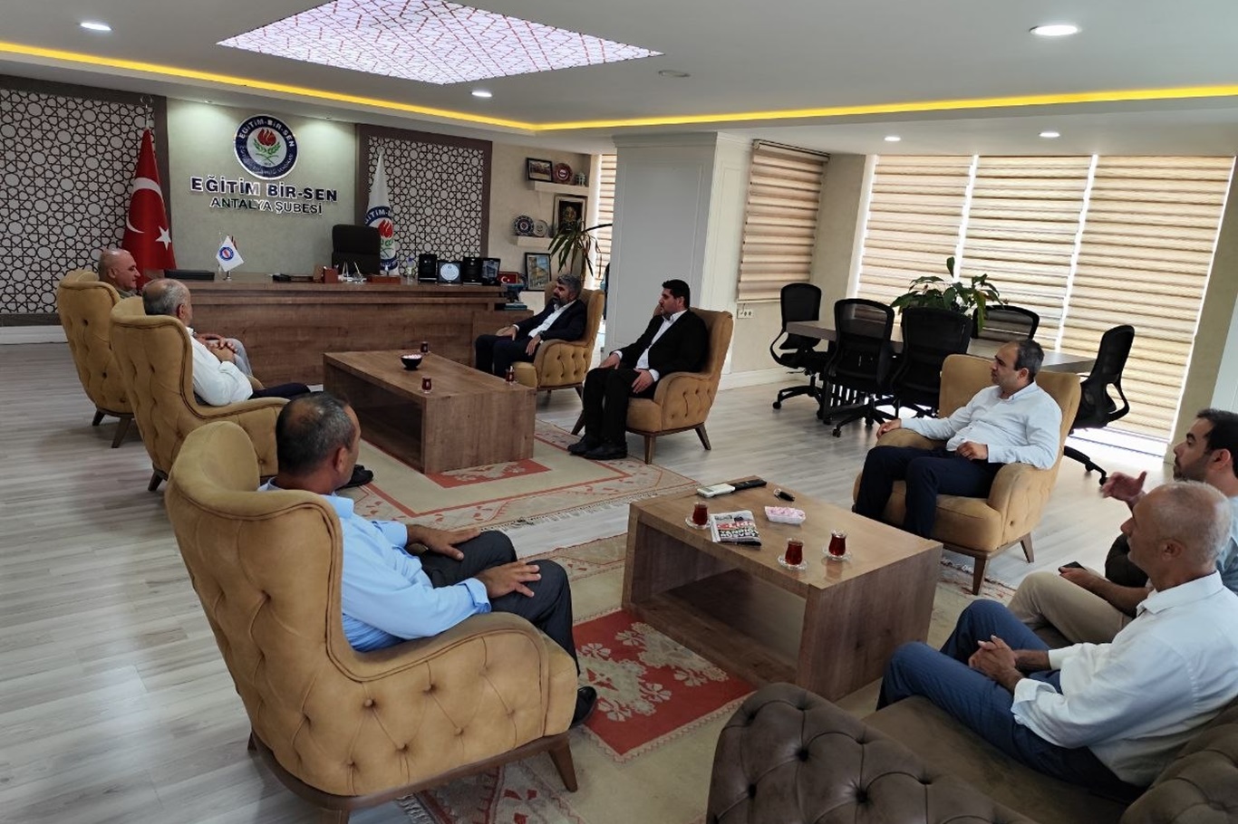 HÜDA PAR Milletvekili Faruk Dinç Antalya'da çeşitli temaslarda bulundu