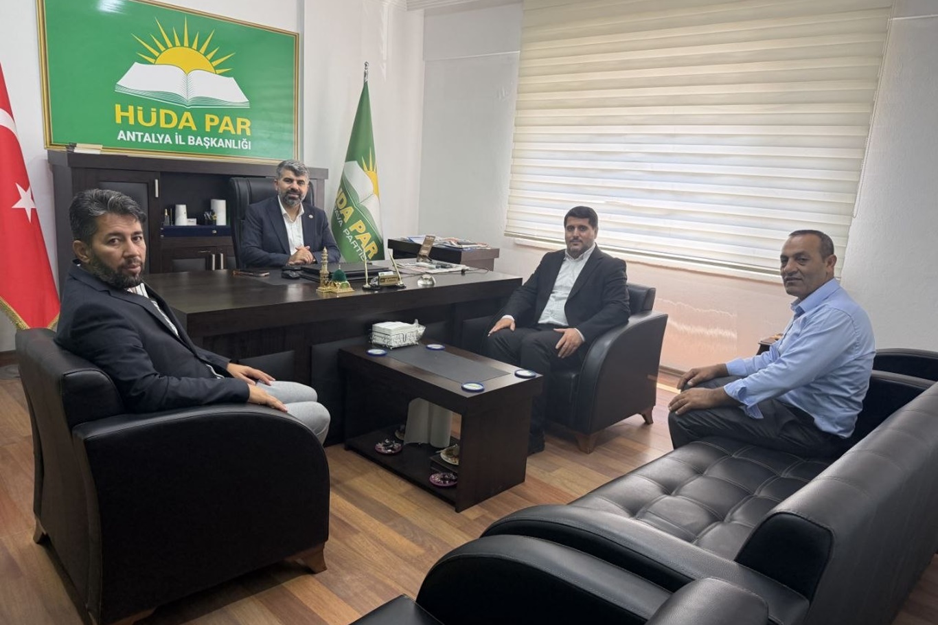 HÜDA PAR Milletvekili Faruk Dinç Antalya'da çeşitli temaslarda bulundu
