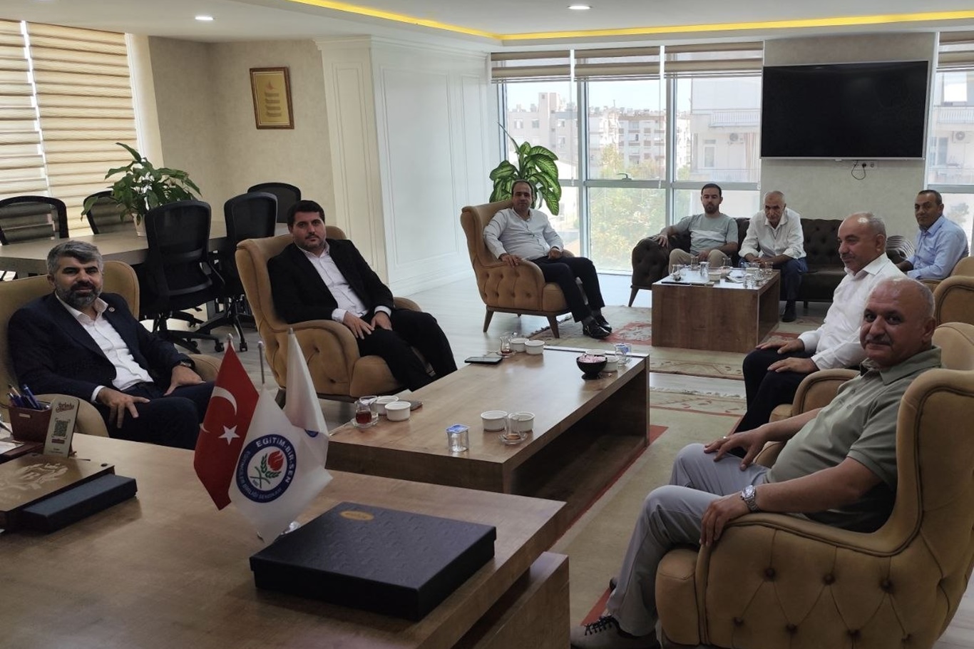 HÜDA PAR Milletvekili Faruk Dinç Antalya'da çeşitli temaslarda bulundu