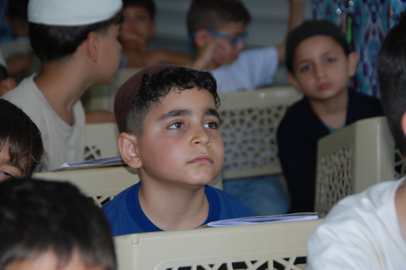 Yaz Kur'an kursundaki öğrenciler: Kur'an öğreniyor, arkadaşlık kuruyoruz