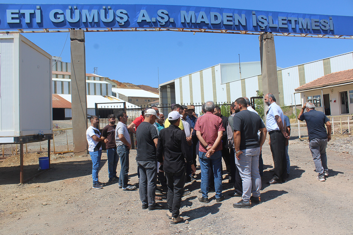 HÜDA PAR Elazığ İl Başkanlığından maden işçilerine destek İşçinin alın teri korunmalıdır
