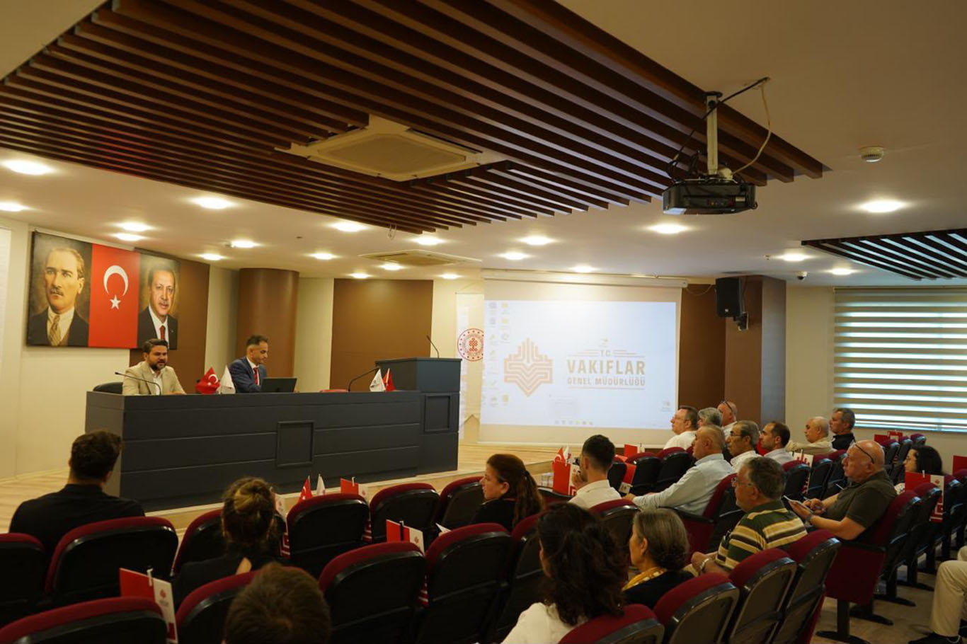 Gaziantep'te  vakıfların kurumsal kapasitelerini güçlendirmek amacıyla eğitim semineri düzenlendi