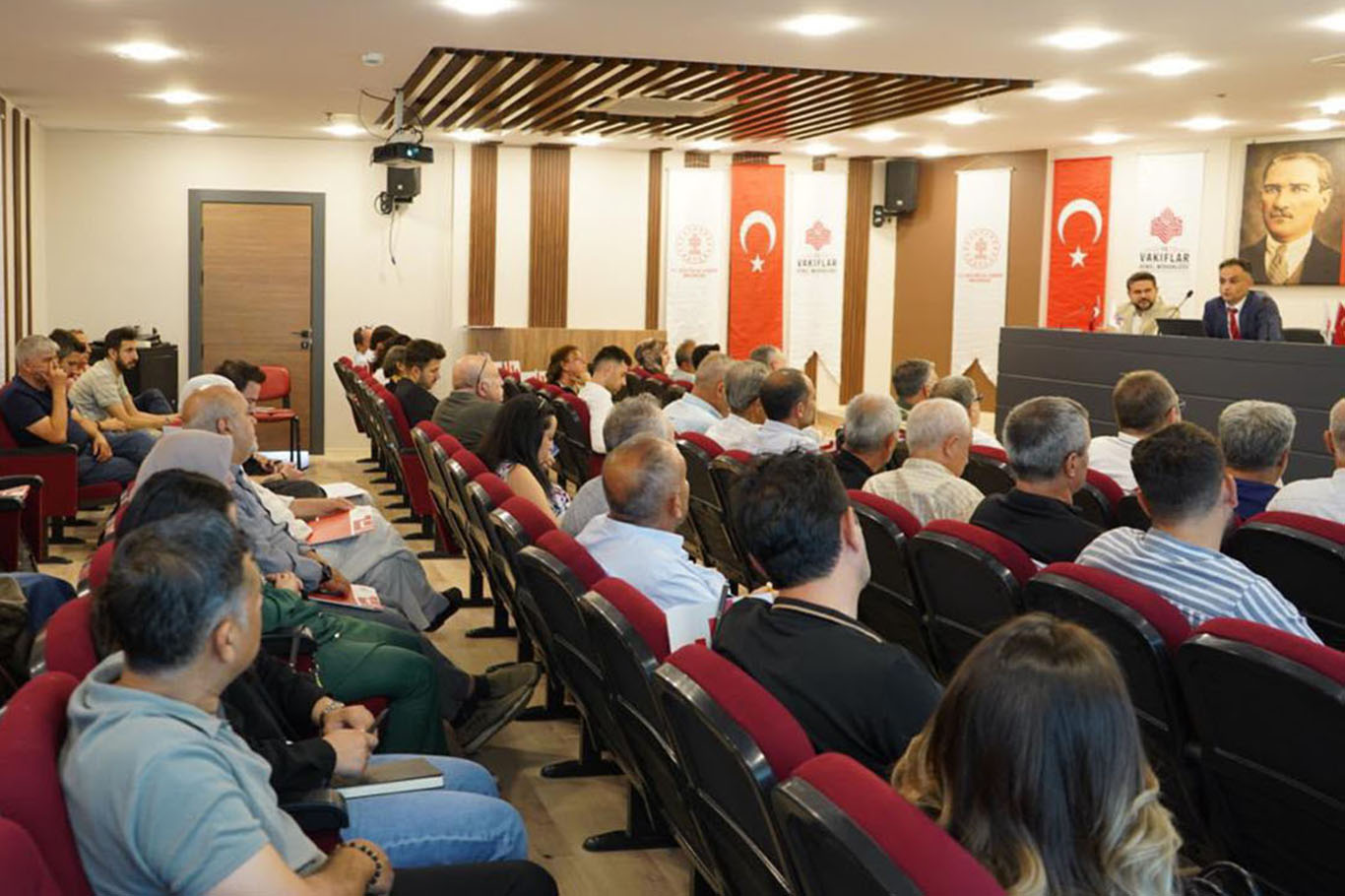Gaziantep'te  vakıfların kurumsal kapasitelerini güçlendirmek amacıyla eğitim semineri düzenlendi