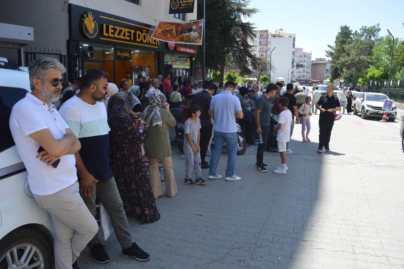 Eğitimci Ay: Adaylar yalnızca puanlarına göre değil, sıralamalar ve kontenjan değişikliklerini de dikkate alarak tercih yapmalı