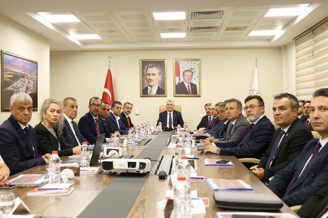 Ticaret Bakanı Bolat, Habur Sınır Kapısı'nda incelemelerde bulundu