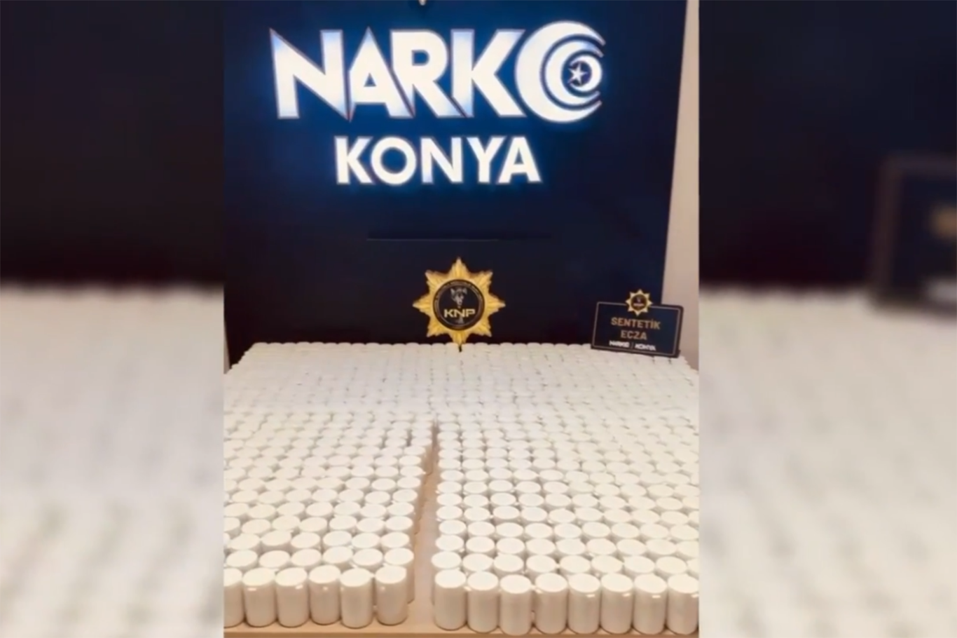 Konya'da uyuşturucu operasyonu: 98 bin 376 sentetik ecza hap ele geçirildi