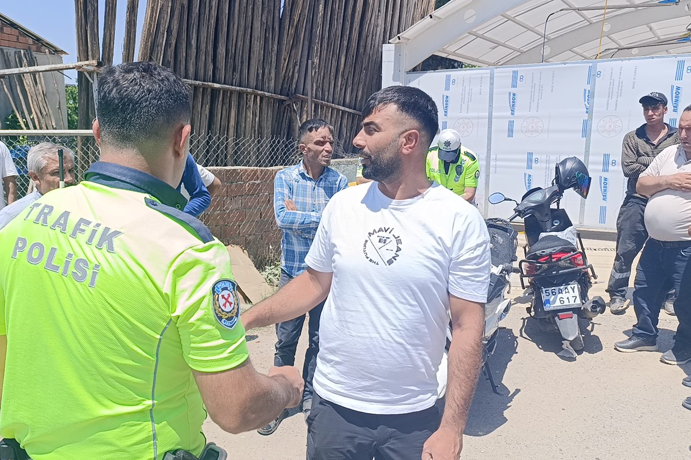 Siirt'te motosiklet ile hafif ticari araç çarpıştı: 1 ağır yaralı