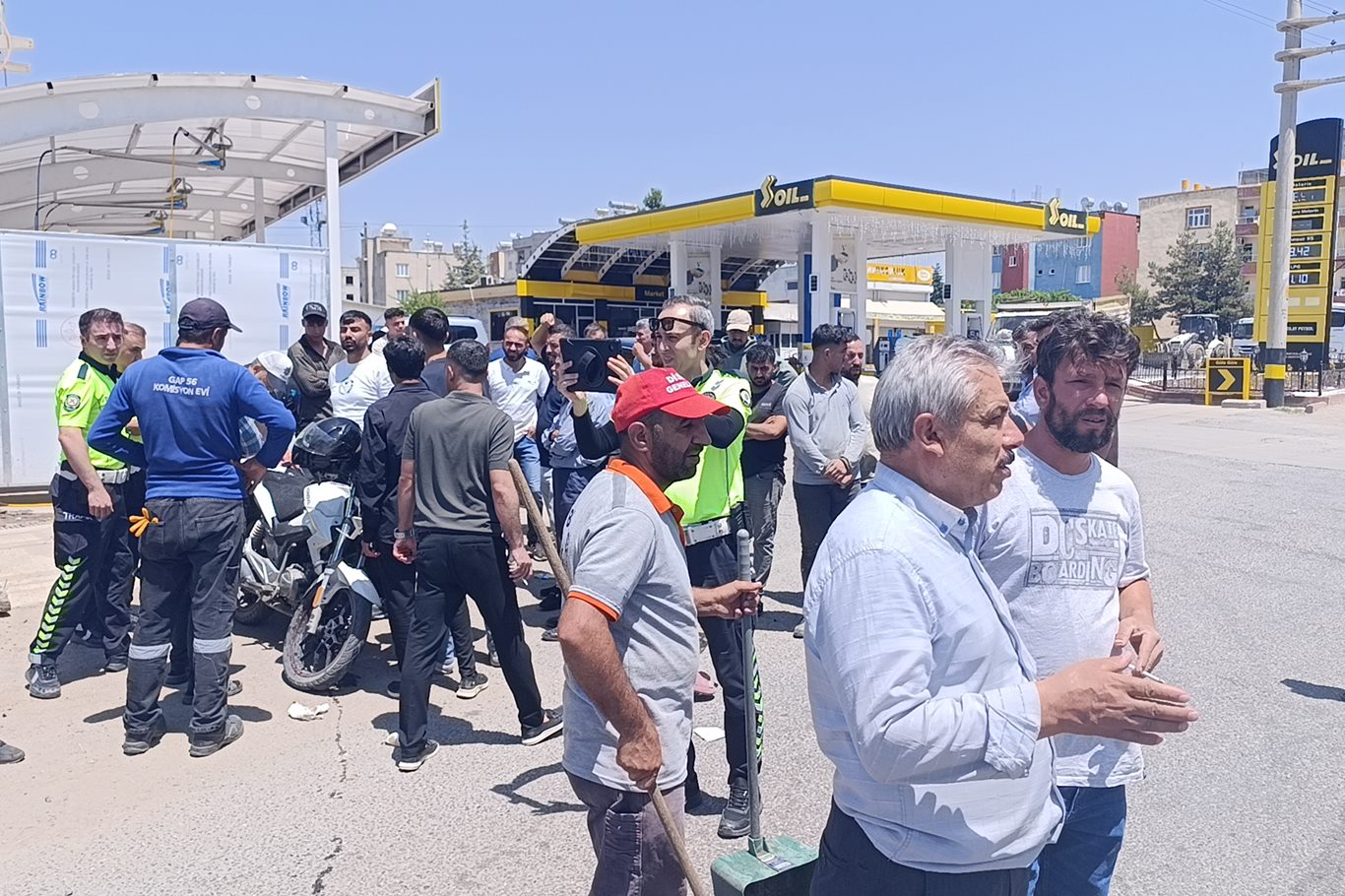 Siirt'te motosiklet ile hafif ticari araç çarpıştı: 1 ağır yaralı