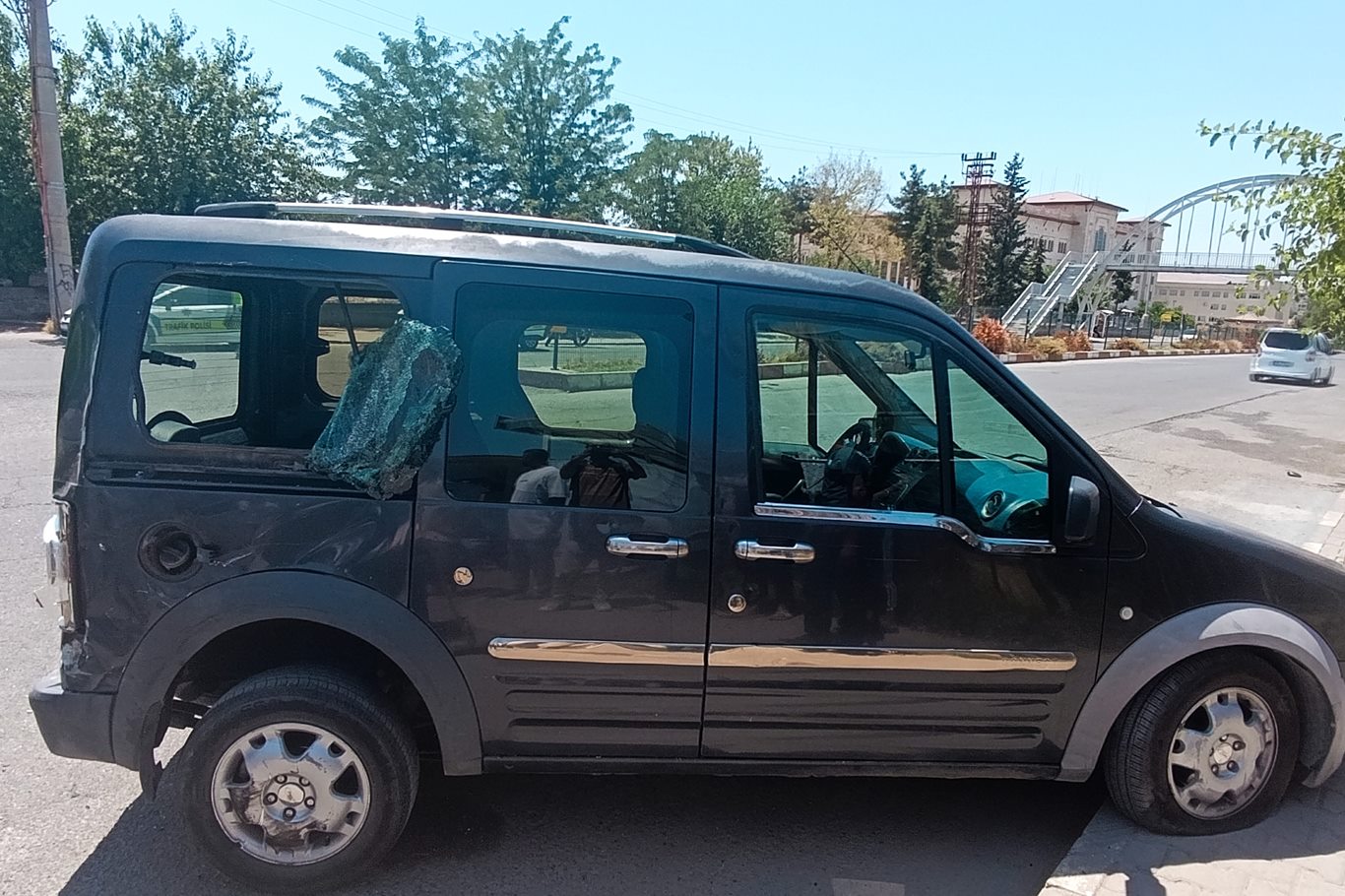 Siirt'te motosiklet ile hafif ticari araç çarpıştı: 1 ağır yaralı