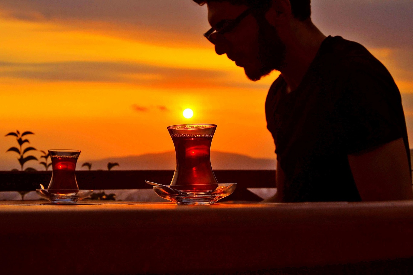 Uzmandan çay ve kahve uyarısı: Çay ve kahve tüketiminde miktara dikkat edilmeli