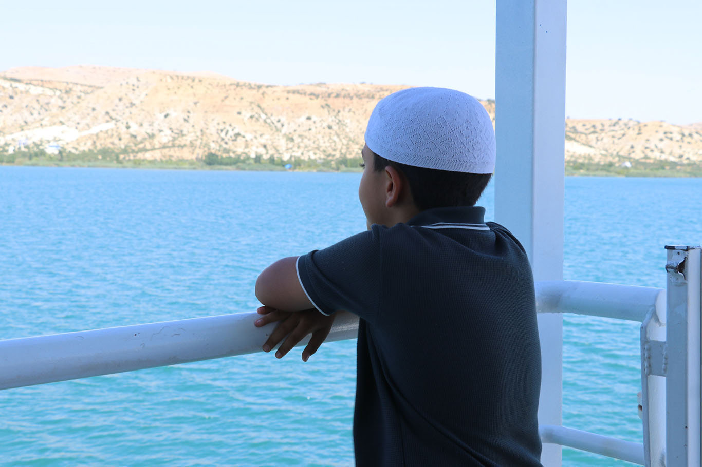 Peygamber Sevdalıları Vakfı yaz okulu öğrencilerini vapur turuyla ödüllendirdi