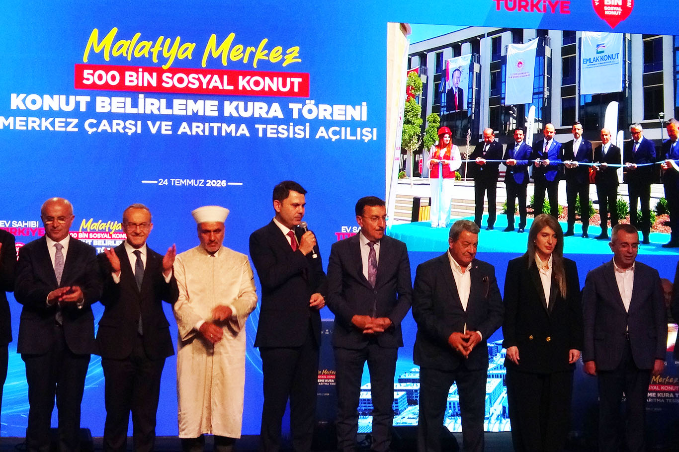 Bakan Kurum: Malatya'da acının yerini umut, enkazın yerini 80 bin sağlam konut aldı