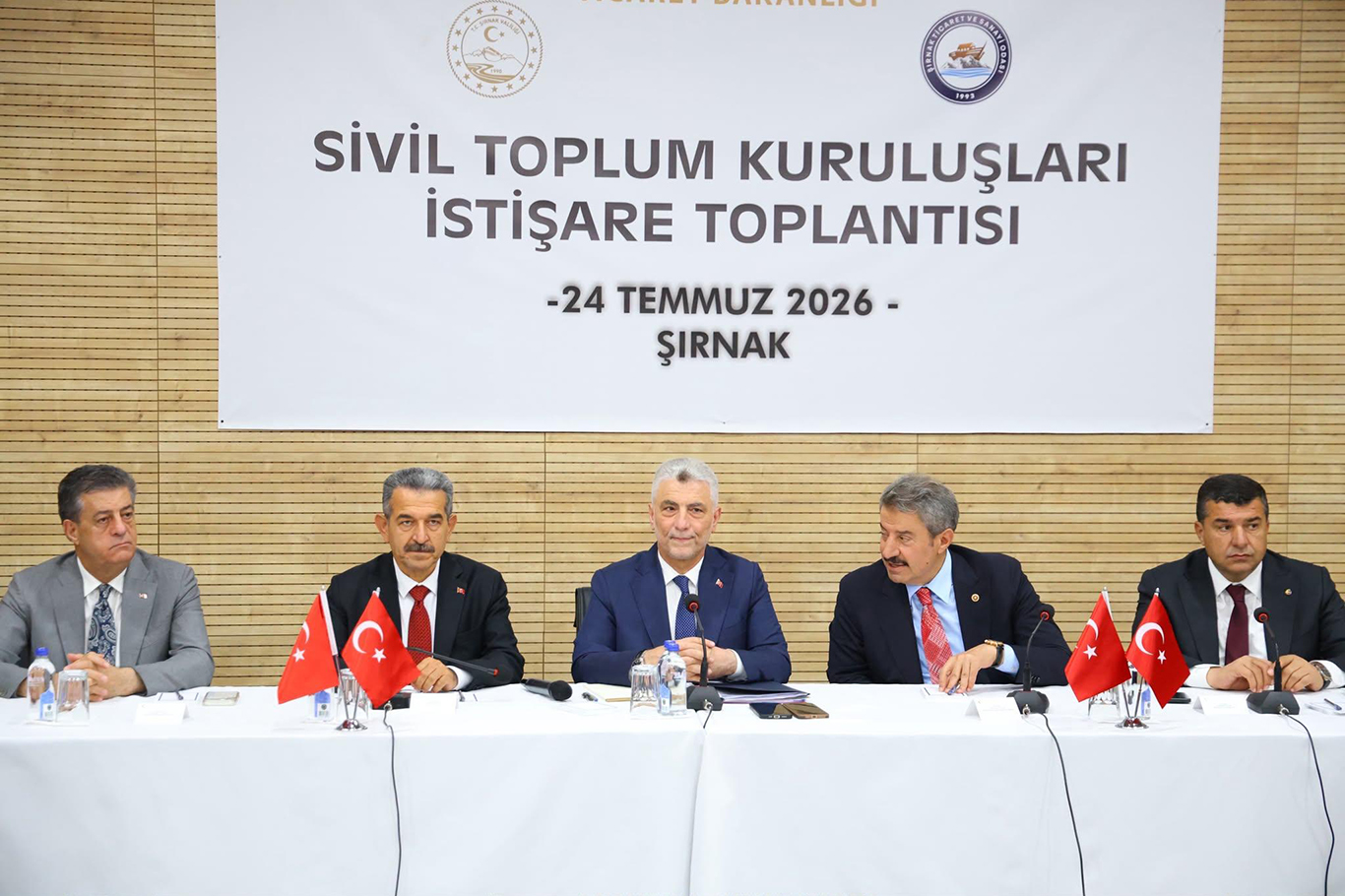 Ticaret Bakanı Bolat, Şırnak'ta STK temsilcileriyle buluştu