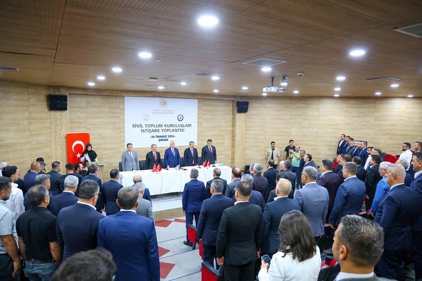 Ticaret Bakanı Bolat, Şırnak'ta STK temsilcileriyle buluştu