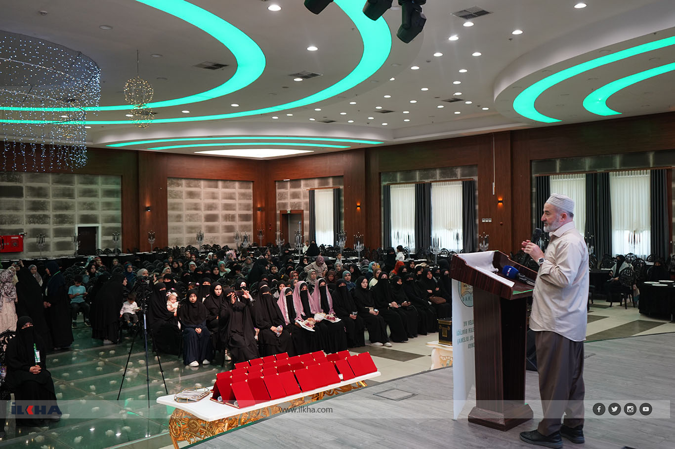 28 female Islamic scholars graduate at ijazah ceremony in Konya