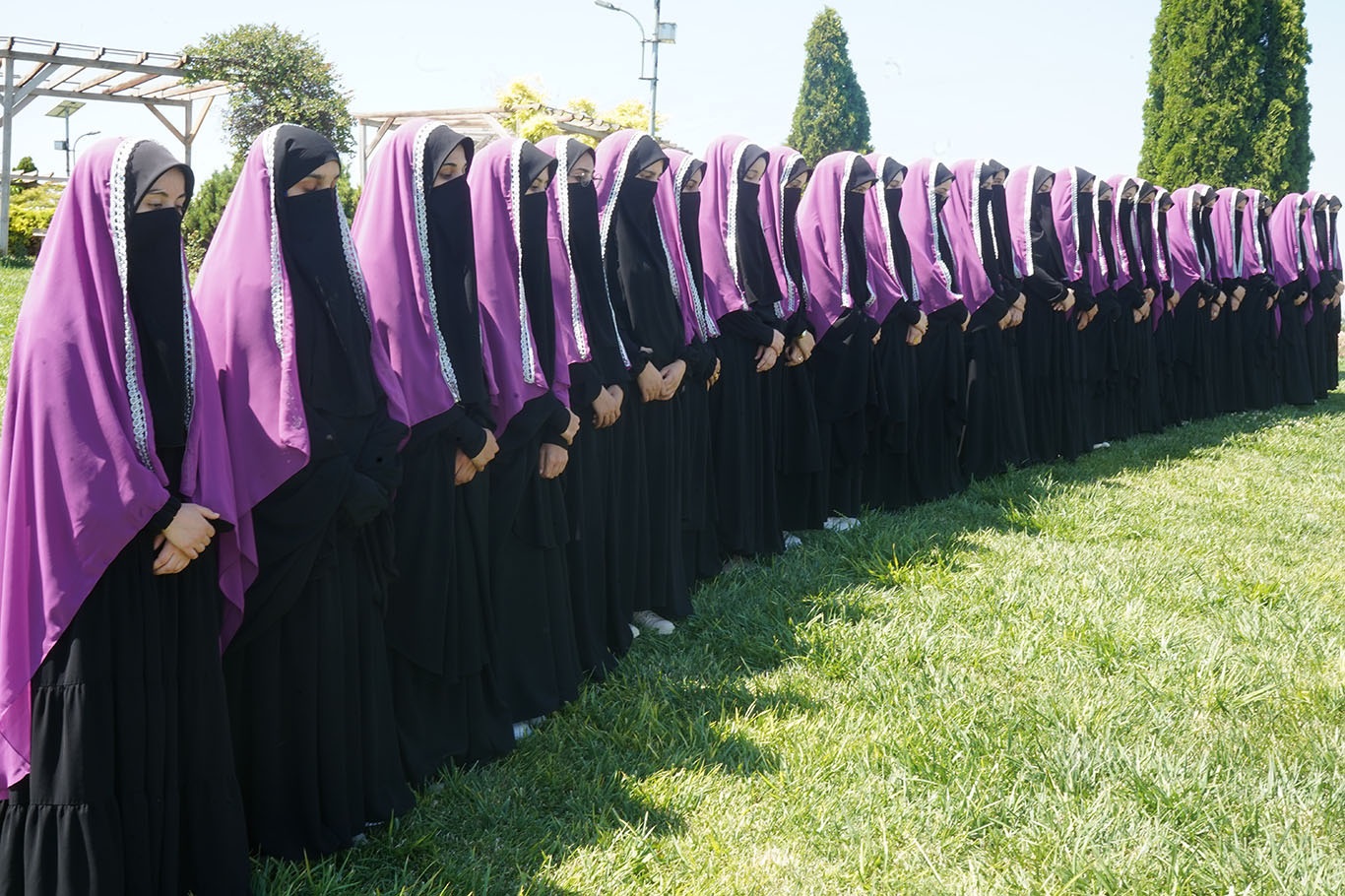 Li Qonyayê, 28 xwendekarên jin îcazet girtin û mezûn bûn