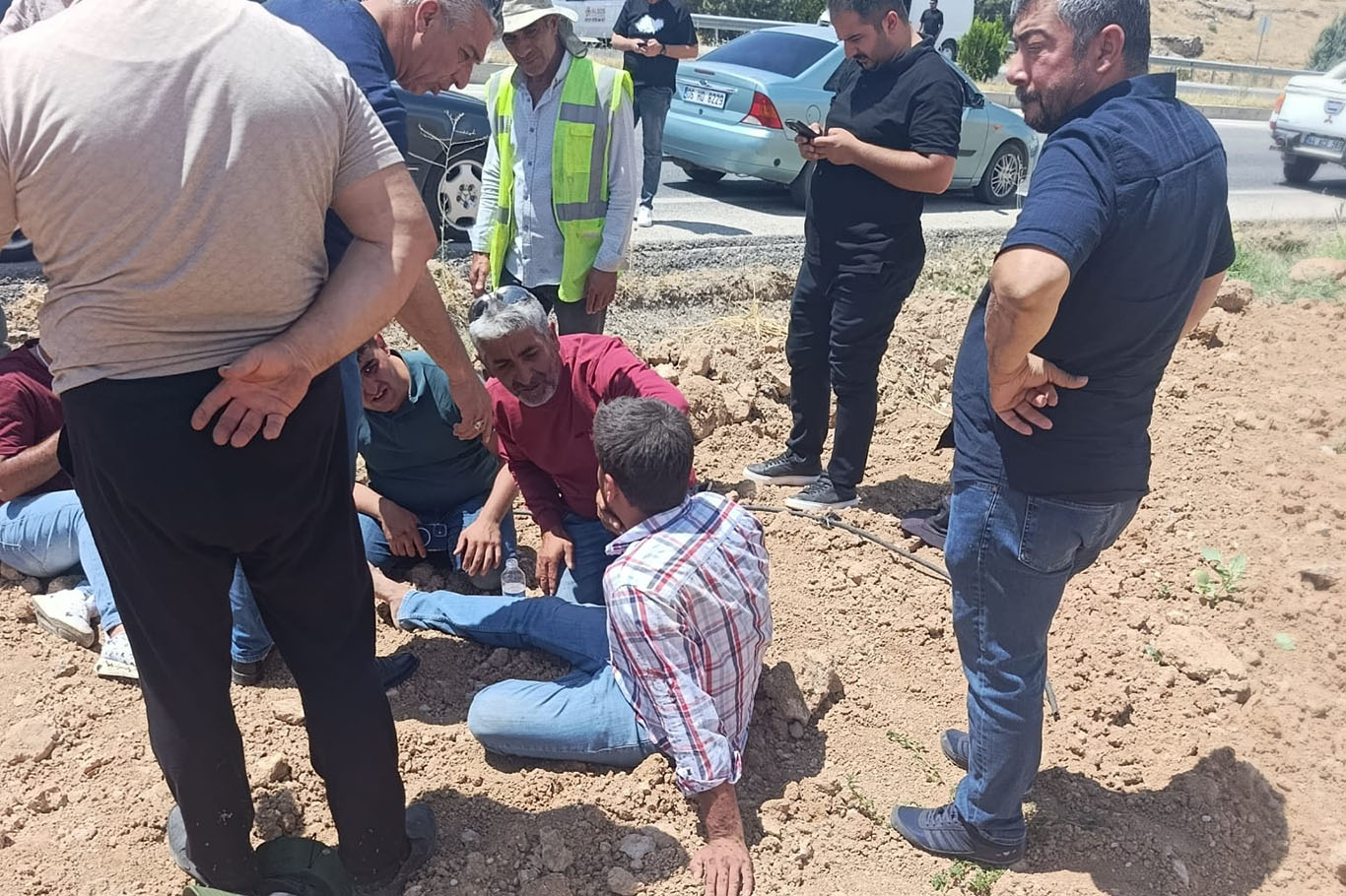 Malatya'da traktör devrildi: 2 yaralı