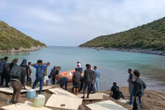 İzmir'de 22 düzensiz göçmen yakalandı