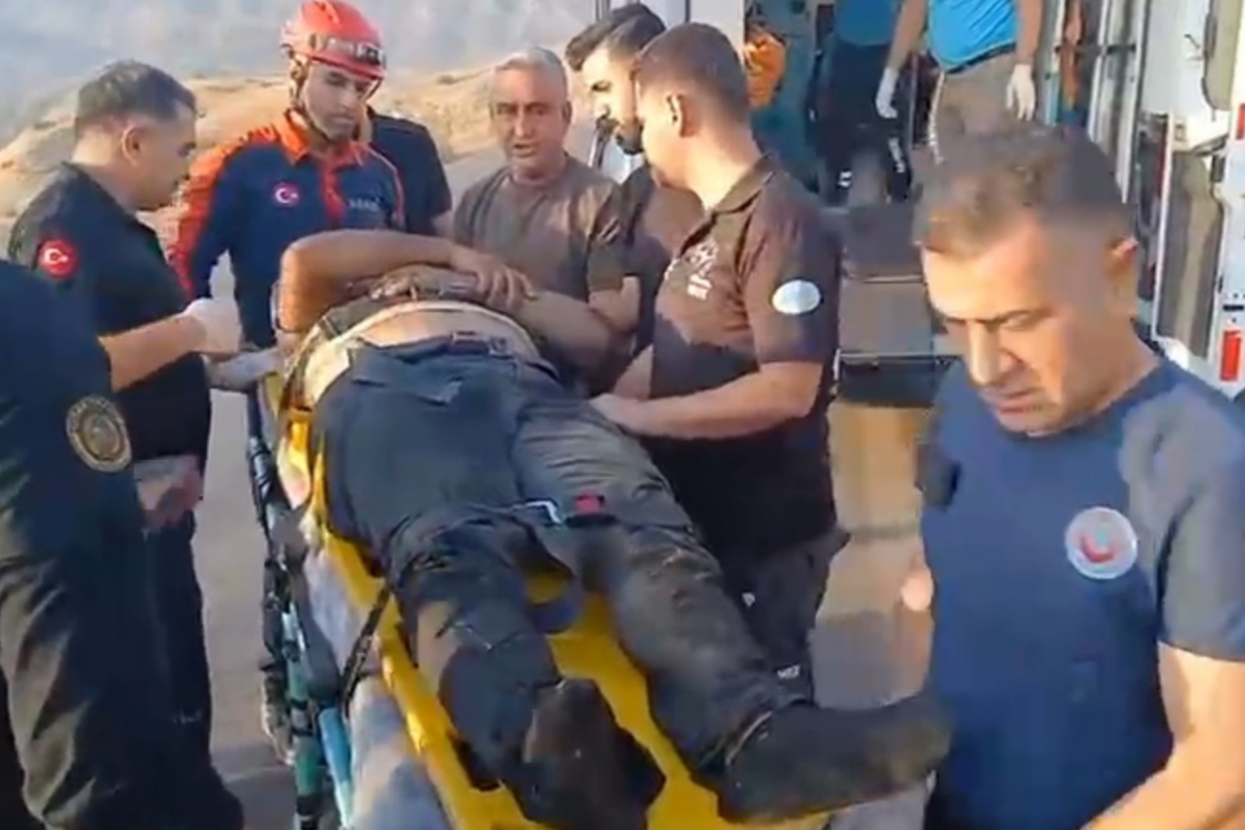 Şırnak'ta tanker şarampole yuvarlandı: Sürücü yaralandı 