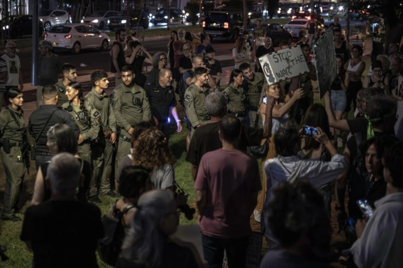 شرطة الاحتلال تعتقل 9 متظاهرين خلال احتجاجات مؤيدة لفلسطين في تل أبيب