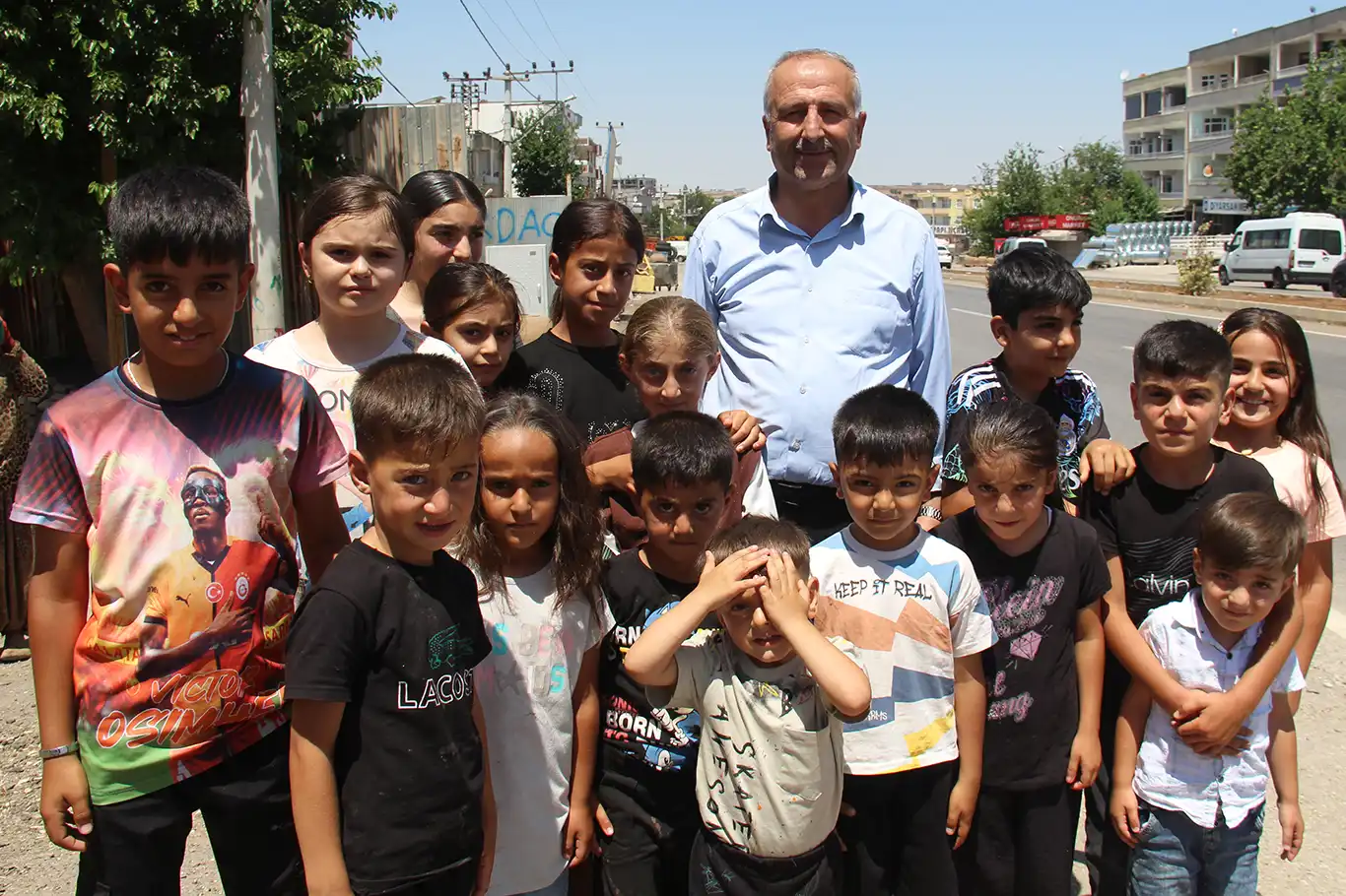 HÜDA PAR Sur İlçe Başkanı Akgül'den Çarıklı Mahallesi için üst geçit ve lise çağrısı