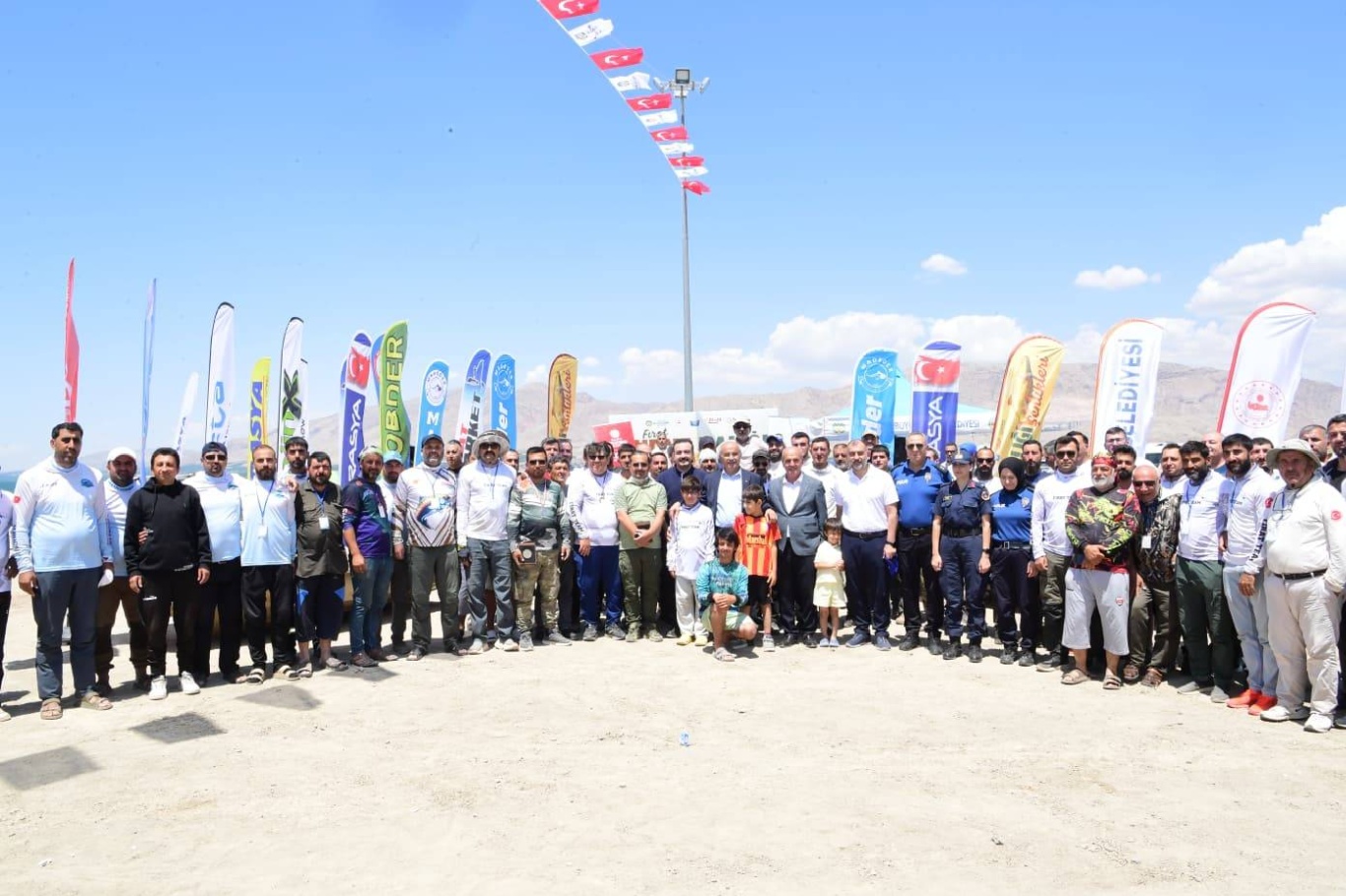 Malatya'da turna balığı yakalama yarışması uluslararası katılımla gerçekleştirildi