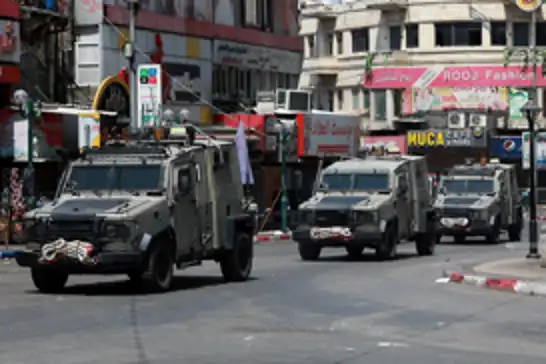 Siyonist rejim biri kadın 8 Filistinliyi esir aldı