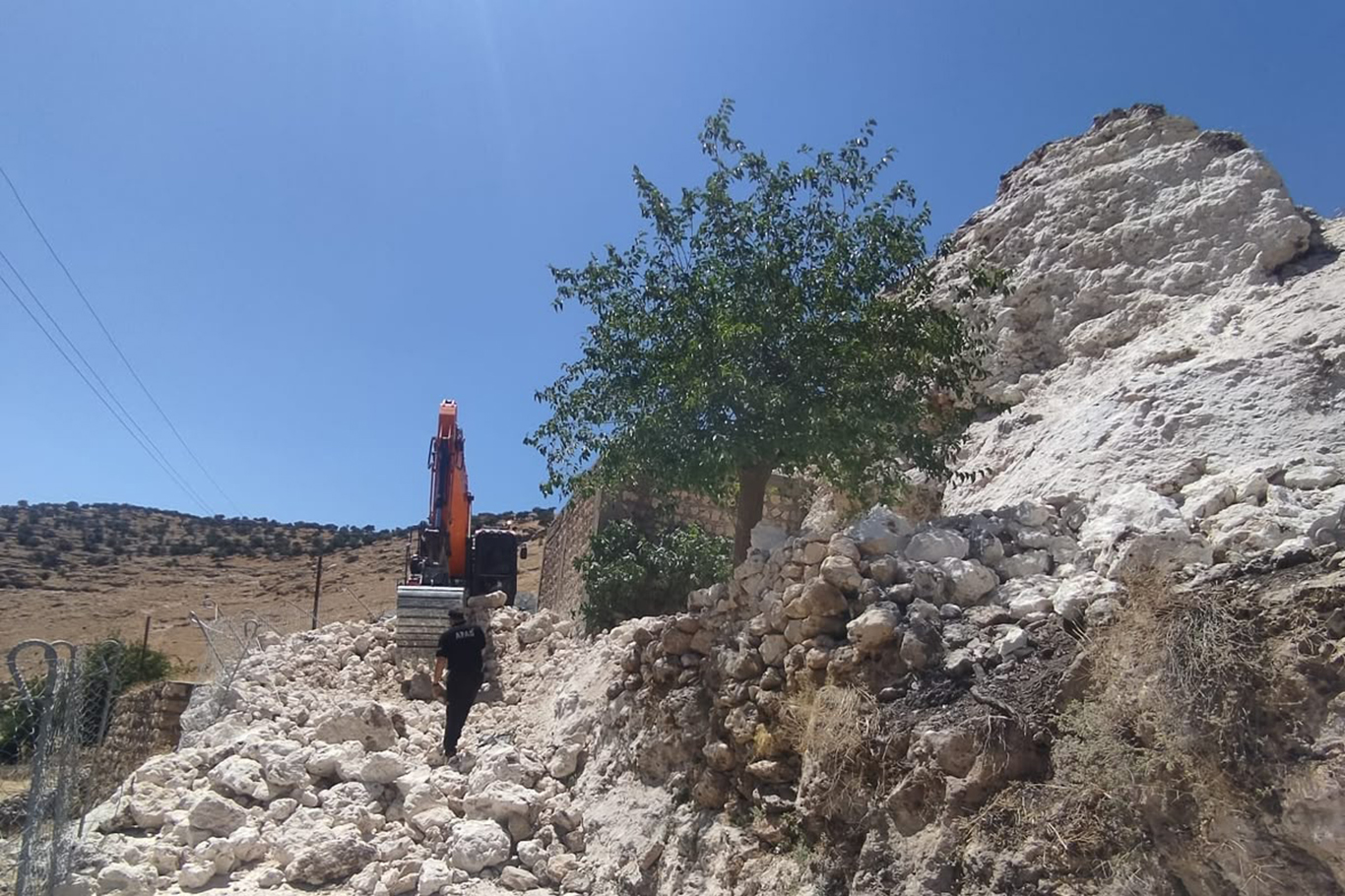AFAD ŞIRNAK'TA KAYA ISLAHI PROJESİ İLE 7 BİN METREKARE ÇELİK AĞ ÖRDÜ
