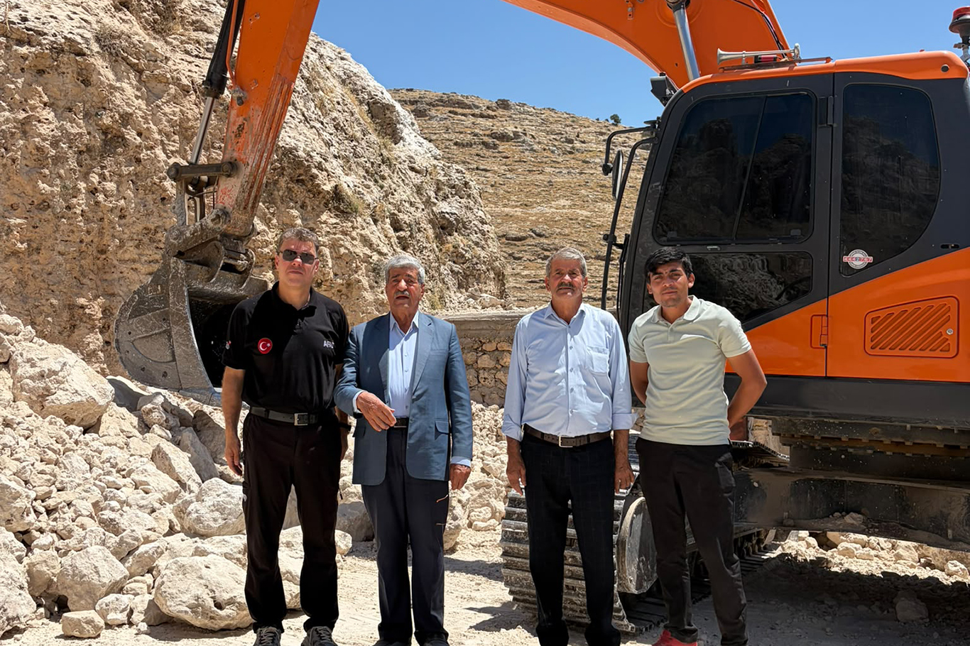 AFAD ŞIRNAK'TA KAYA ISLAHI PROJESİ İLE 7 BİN METREKARE ÇELİK AĞ ÖRDÜ