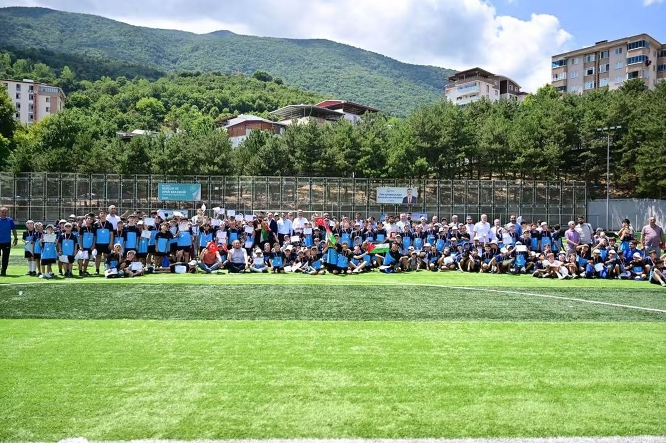 Bursa'da Kur'an kursu öğrencileri sahada buluştu
